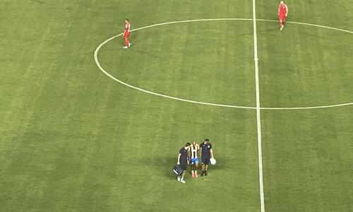 Πρόβλημα και αναγκαστική αλλαγή στον ΑΠΟΕΛ (Φώτο) thumb