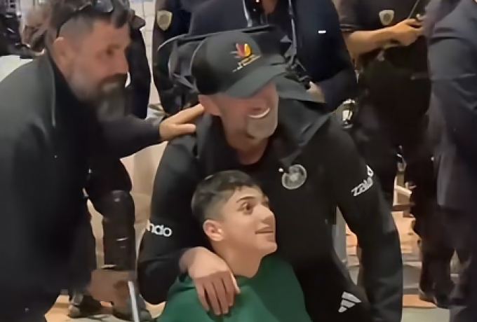 Υπέροχος Κλοπ: Φωτογραφήθηκε με τον Γιάννη Παπαστεφανάκη (vid) thumb