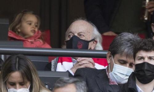 Επίτιμος καλεσμένος της Ατλέτικο ο παππούς που έγινε viral με τη φανέλα των 