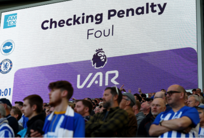 Επιστολή Premier League στους συλλόγους: «Αν καταργηθεί το VAR, θα γίνονται πάνω από 100 διαιτητικά λάθη» thumb