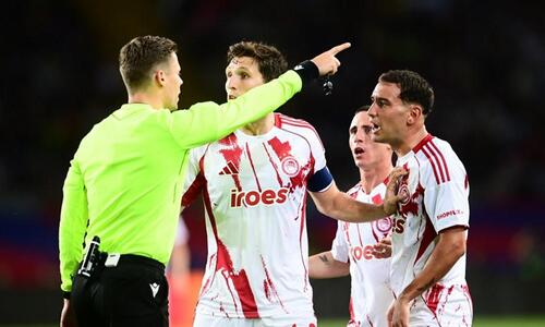 Σιωπηρή τιμωρία της UEFA στον διαιτητή του Μπαρτσελόνα-Ολυμπιακός thumb