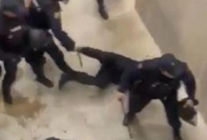 Ξύλο μεταξύ αστυνομίας και οπαδών της Οσασούνα, μετά τη νίκη επί της Ρεάλ (ΒΙΝΤΕΟ) thumb
