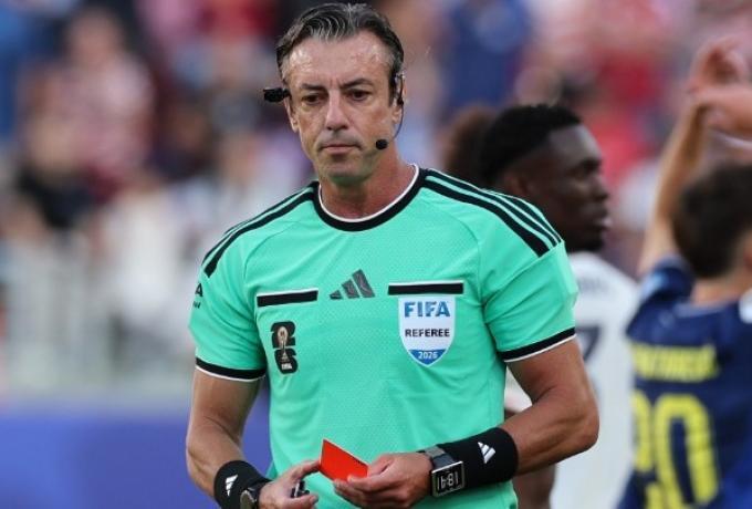 Ασπίδα της FIFA στον διαιτητή που επέκρινε ο Τραμπ για την αποβολή του Μπάλογκαν thumb