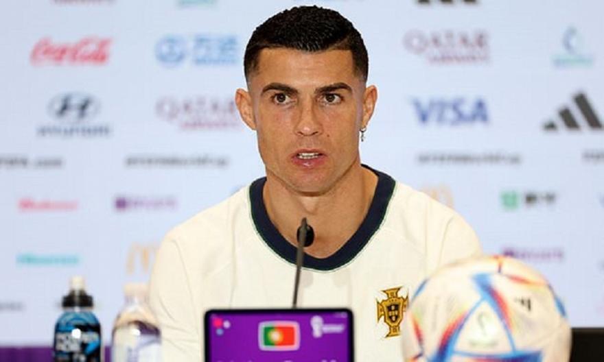 Έφυγε από τη συνέντευξη Τύπου ο CR7... όμως έριξε ατάκα για Γιουνάιτεντ! thumb