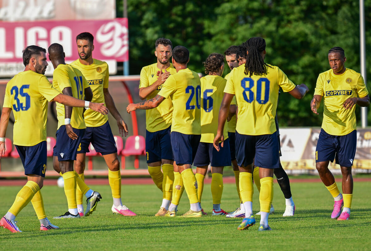 ΑΕΛ - Ραντόμιακ 1-1: Με ισοπαλία «έκλεισαν» τα φιλικά στην Πολωνία thumb