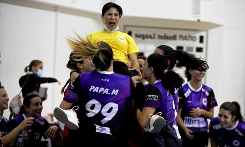 Χάντμπολ: Αγκαλιά με το πρωτάθλημα η ΕΝ Αθηένου thumb