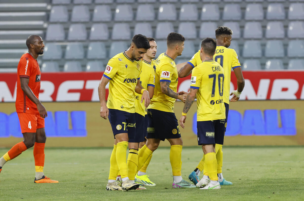 ΑΕΛ-Καρμιώτισσα 4-3: Επτά γκολ και η «μπίλια» στον άσσο! thumb
