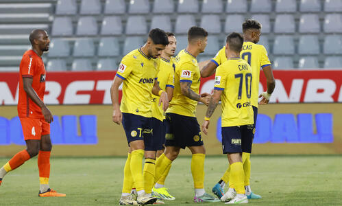 ΑΕΛ-Καρμιώτισσα 4-3: Επτά γκολ και η «μπίλια» στον άσσο! thumb