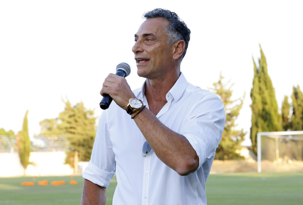 Ανακοίνωση Ανόρθωσης: «Προς αποφυγή δυσάρεστων συνεπειών, είμαστε βέβαιοι...» thumb