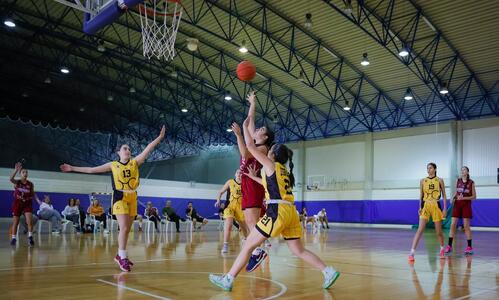 Όγδοο σερί ροζ φύλλο αγώνος για τους Youth Stars στο πρωτάθλημα κορασίδων thumb
