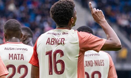 Ligue 1: «Τεσσάρα» και πέμπτη συνεχόμενη νίκη για τη Λιόν thumb