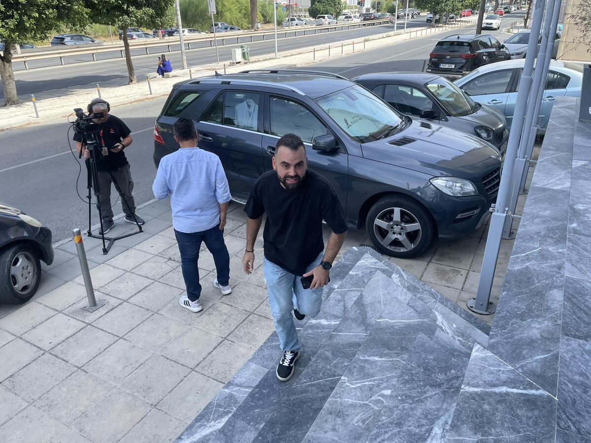 «Όταν θέλει η αστυνομία μπορεί... δεν μιλάμε για απαγόρευση, αλλά για κεκλεισμένων» thumb