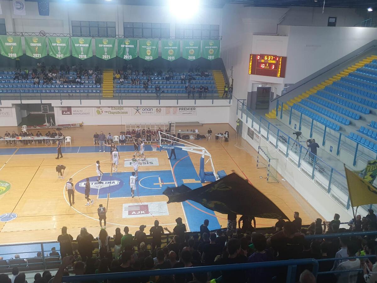 Βίντεο ST: Γέμισαν την κερκίδα και δίνουν παλμό οι ΑΕΚτζήδες! thumb