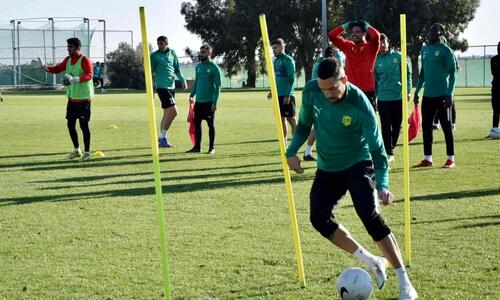 Μετρά αντίστροφα ο Γκιούρτσο! (pics) thumb
