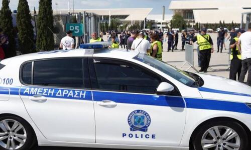 Συνελήφθη άτομο με μαχαίρι έξω από την OPAP Arena thumb