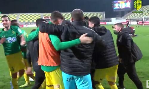 Η παρακάμερα της ΑΕΚ με Καρμιώτισσα (video) thumb