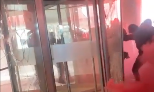 Έσπασαν το γήπεδο οι οπαδοί του Άγιαξ! (vid) thumb