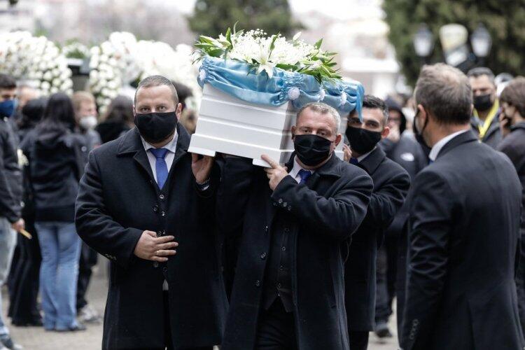 «Είμαι η μάνα του Άλκη, κοιτάξτε με» thumb
