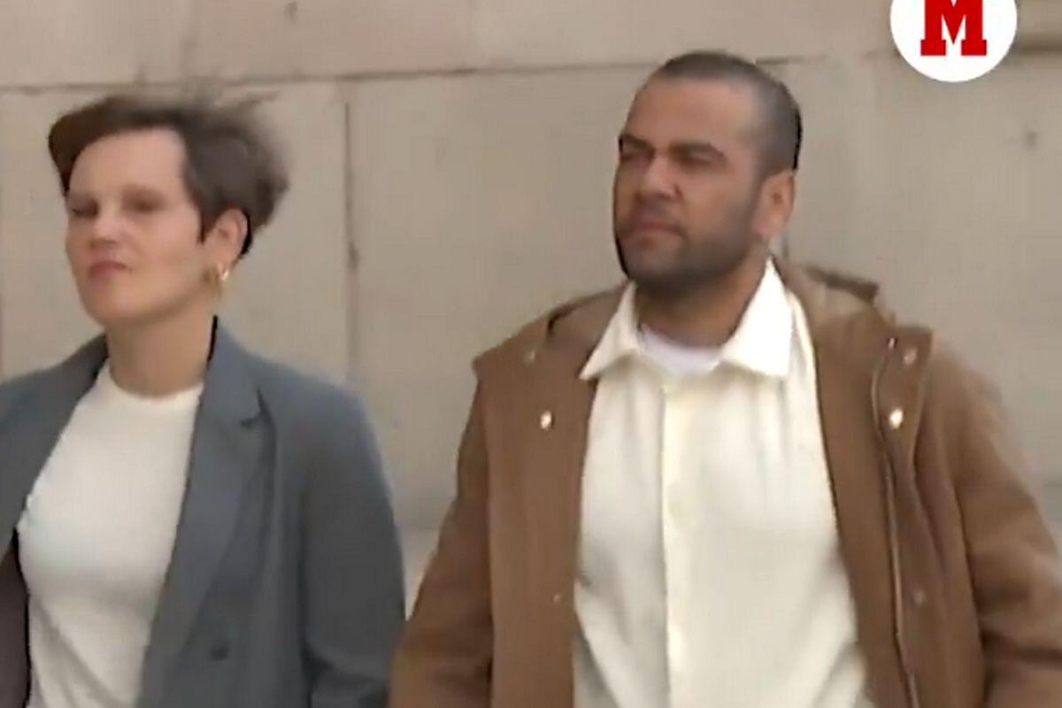 Φραστική επίθεση στον Άλβες: «Έχεις αρκετά λεφτά για να βιάζεις;» thumb