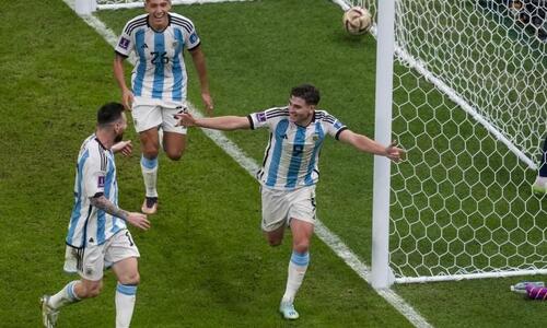 Ο Στέφανος Τσιτσιπάς υποκλίθηκε στον Μέσι (pic) thumb