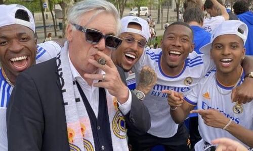 Αντσελότι: «Δεν καπνίζω πούρα, ήταν μία selfie με τους φίλους μου» thumb
