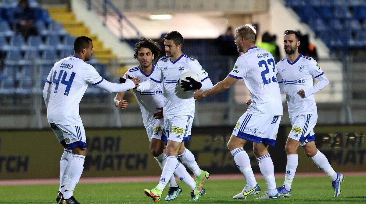 Τα 90άλεπτα που κρίνουν τη... ζωή της!  thumb