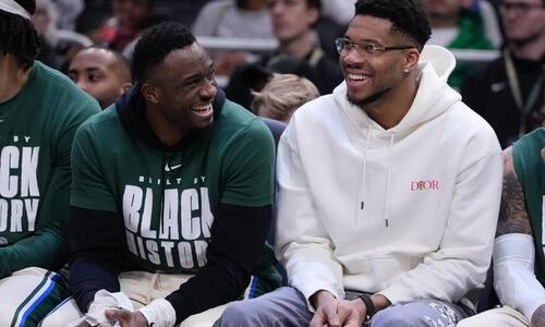 «MVP» ιαχές στο Μιλγουόκι για τον Γιάννη Αντετοκούνμπο! thumb