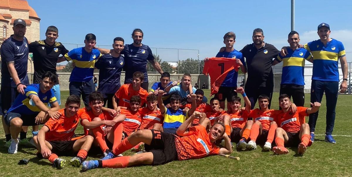 Πήρε το πρωτάθλημα στους Κ16 το ΑΠΟΕΛ! (pic) thumb