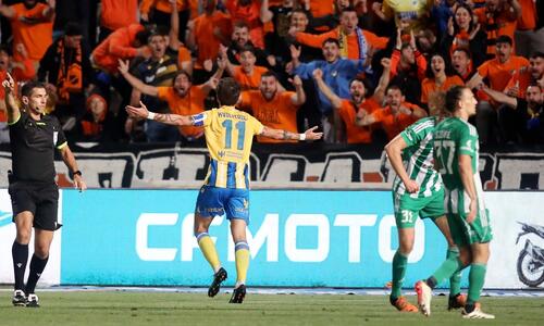 ΑΠΟΕΛ - Άρης 2-0: Τον αποκαθήλωσε και «πετά» για τον τίτλο! thumb