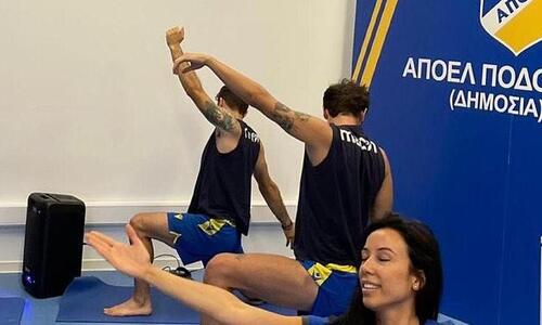 Πρωινό με... γιόγκα (pics) thumb
