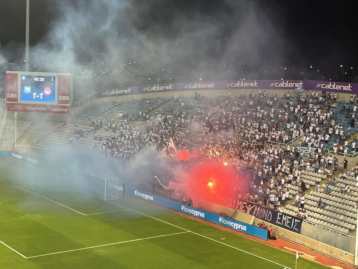 Video Sportime: Kαπνογόνα, προσωρινή διακοπή και... «τρελενομαί»! thumb