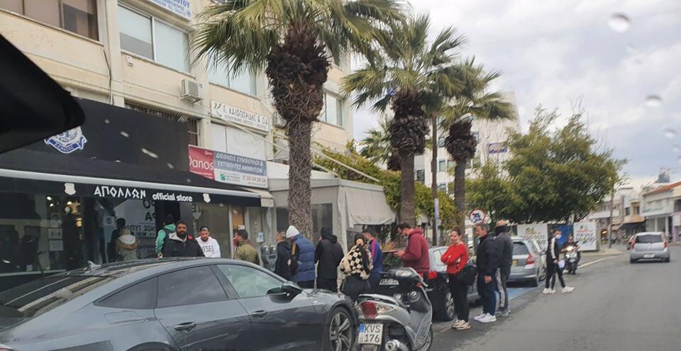 Ξεσηκωμός από τους Απολλωνίστες: Ουρές στο Apollon Store! thumb
