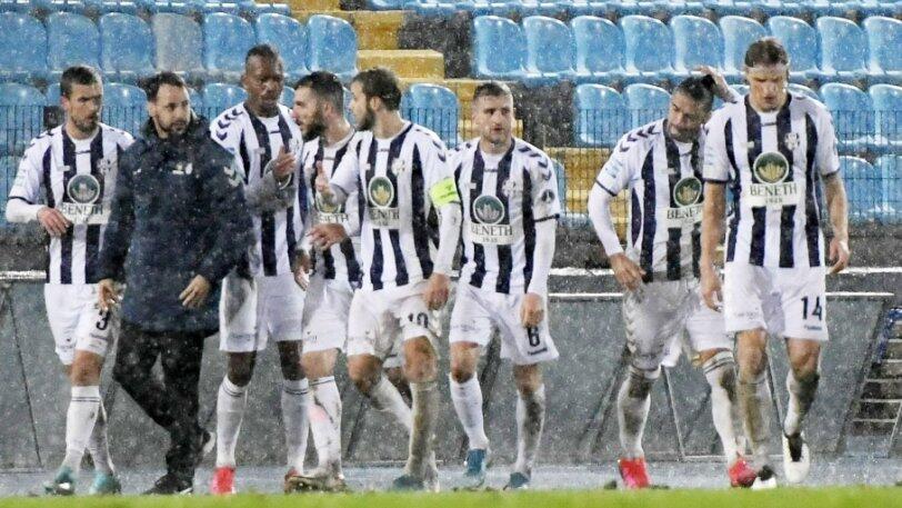 Super League: Πάρτι στη βροχή για τον Απόλλων Σμύρνης thumb