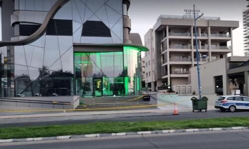 Άρης: Έκρηξη σε γραφεία και μπουτίκ λίγο μετά τα εγκαίνια! (pic) thumb