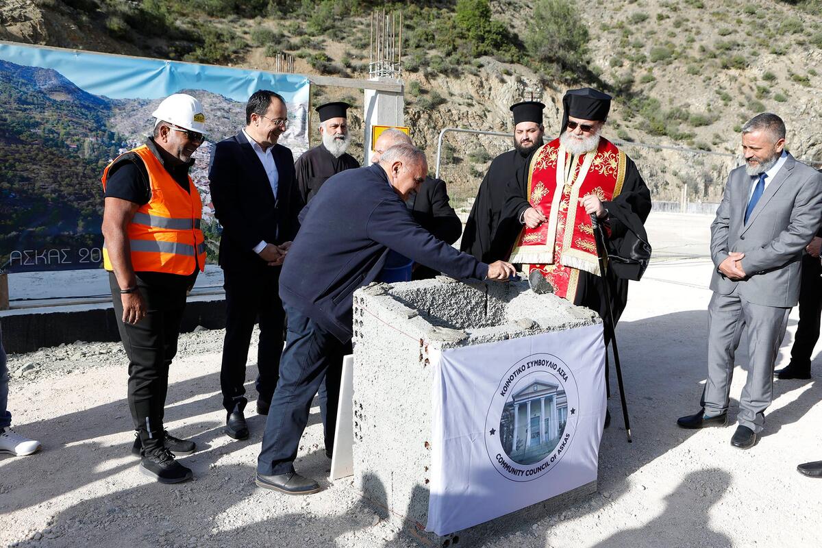 Στην κατάθεση του θεμέλιου λίθου στον Ασκά ο Ανδρέας Μιχαηλίδης thumb