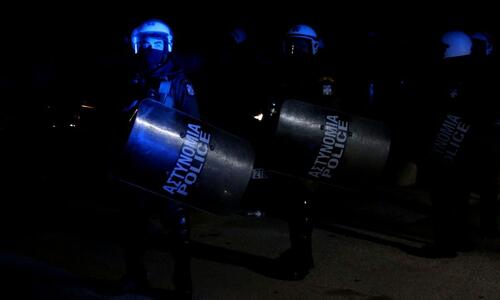 Άγρια επεισόδια: Ντού οπαδών της Ντιναμό στη Νέα Φιλαδέλφεια! (ΒΙΝΤΕΟ) thumb