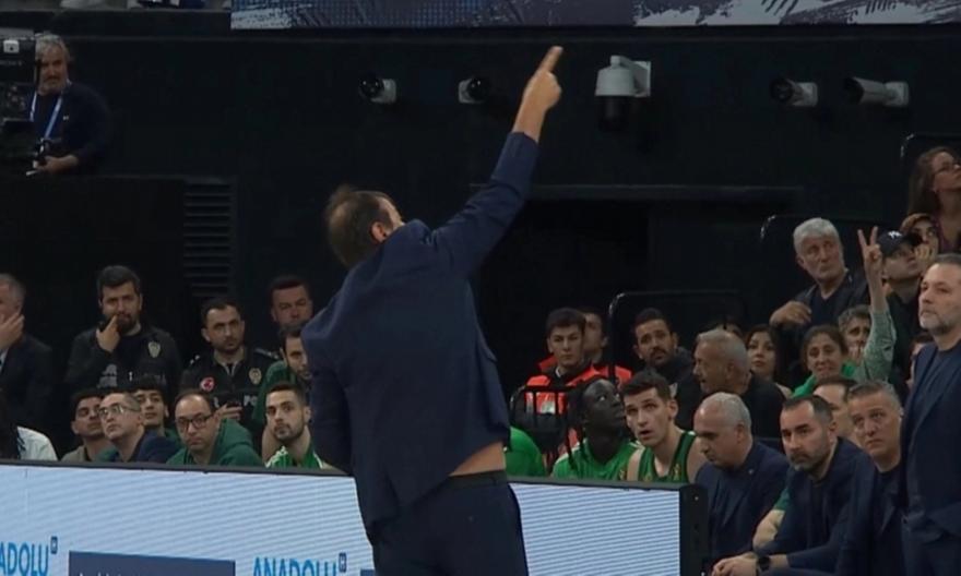 Ο λόγος που έφυγε από το γήπεδο ο Αταμάν! thumb