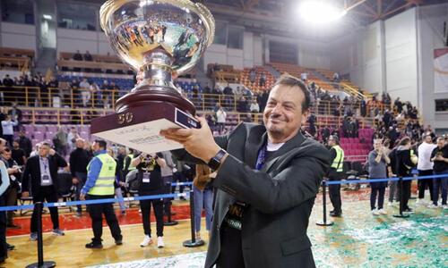 Αταμάν: «Θα δώσω το Κύπελλο στον Γιαννακόπουλο για να το βάλει στο Σούνιο - Μεγάλος στόχος μας η Ευρωλίγκα» thumb