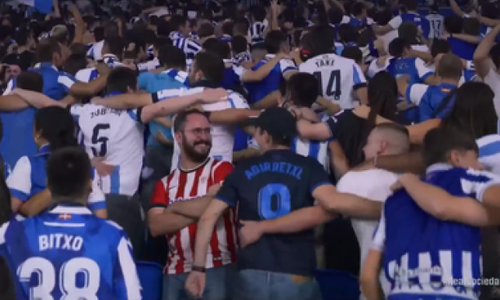 Η ιστορία του viral οπαδού της Μπιλμπάο μέσα στους φίλους της Σοσιεδάδ! thumb