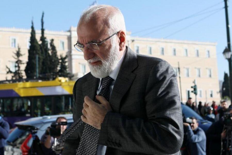 Αθώος για την είσοδό, ένοχος για το όπλο ο Σαββίδης thumb