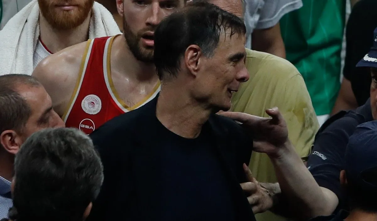 Καταγγελία Παναθηναϊκού σε Μπαρτζώκα: «Επιτέθηκε φραστικά στους θεατές των court seats» thumb