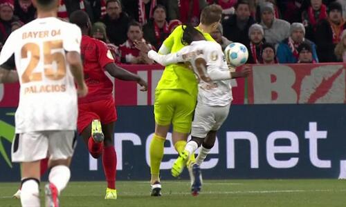 Αντίκρισε την πρώτη κόκκινη κάρτα της καριέρας του μετά από 867 ματς! thumb