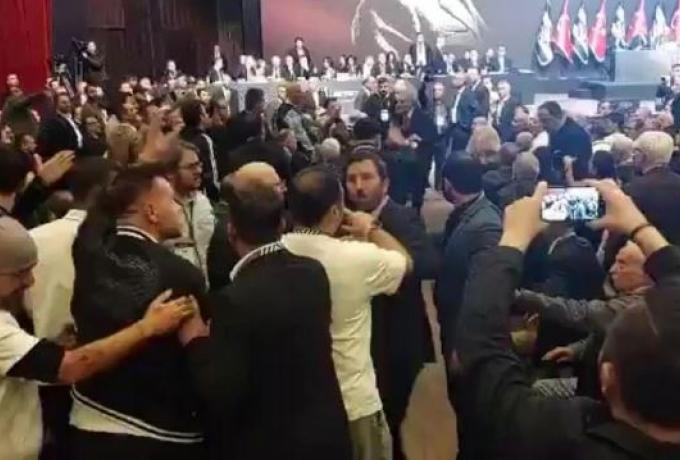 Έπεσε ξύλο σε γενική συνέλευση ομάδας! (ΒΙΝΤΕΟ) thumb