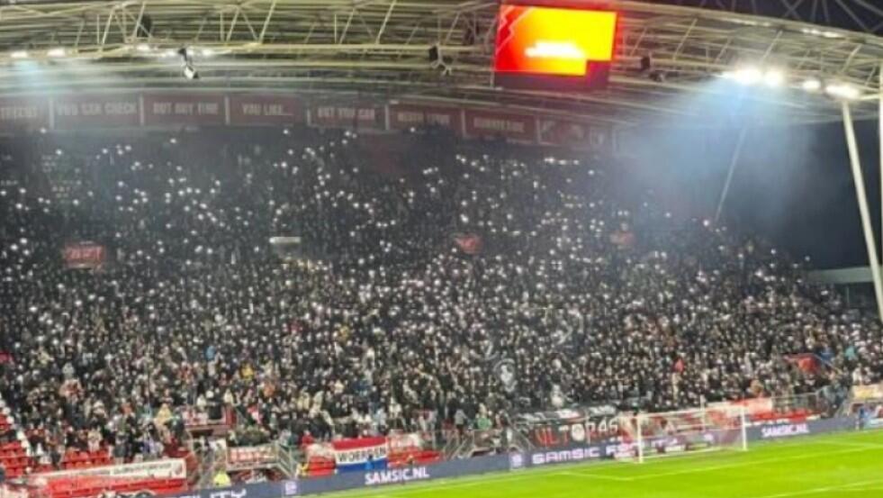 Blackout στο γήπεδο και προσωρινή διακοπή στο ματς thumb