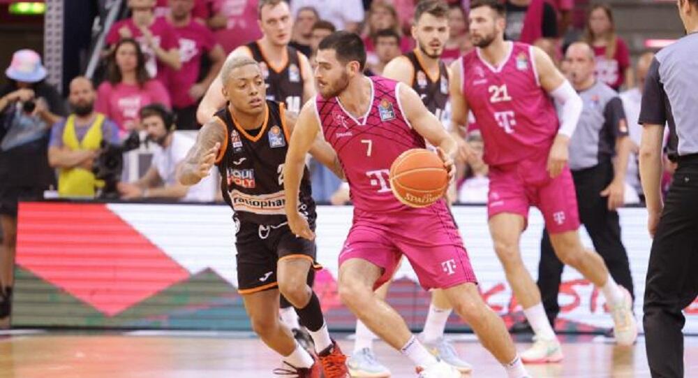 Η Βόννη «κατάπιε» την Ουλμ και ισοφάρισε στους τελικούς thumb