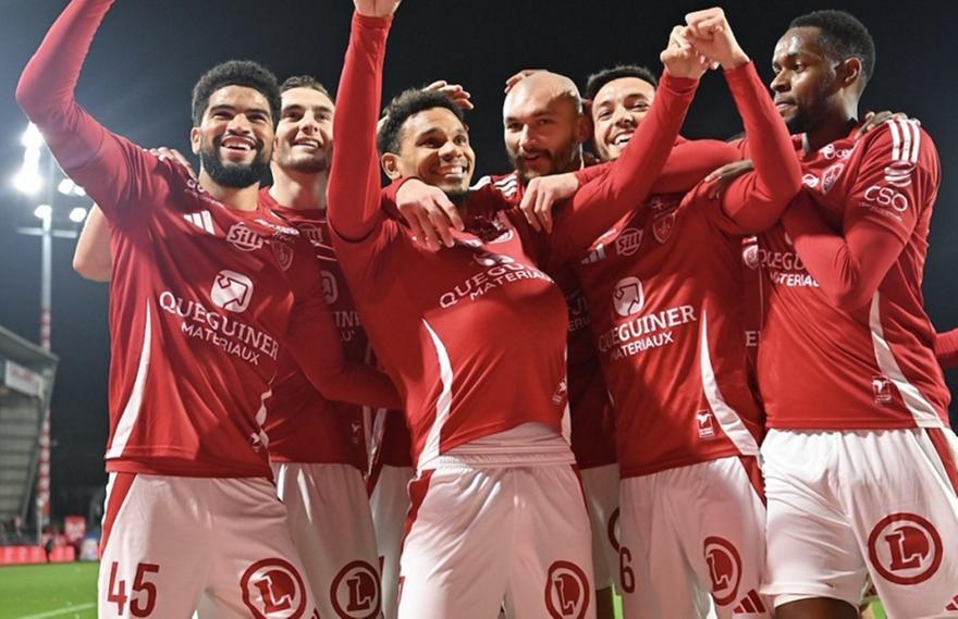 Χαμογέλασε ξανά μετά από ένα μήνα η Μπρεστ! thumb
