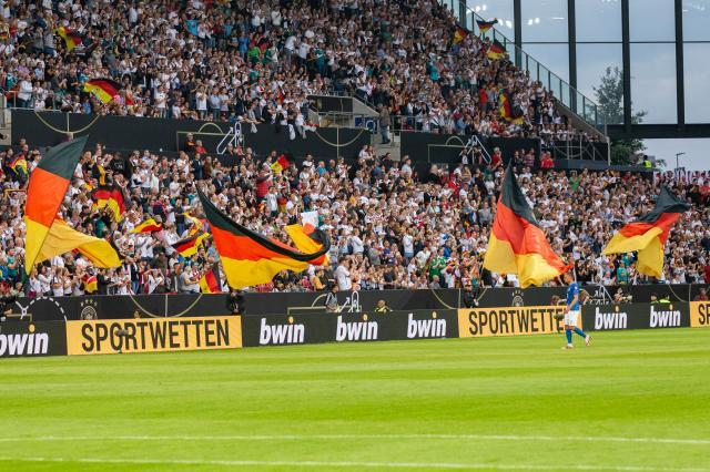Bundesliga: Νέοι περιορισμοί για τους Γερμανούς φιλάθλους thumb