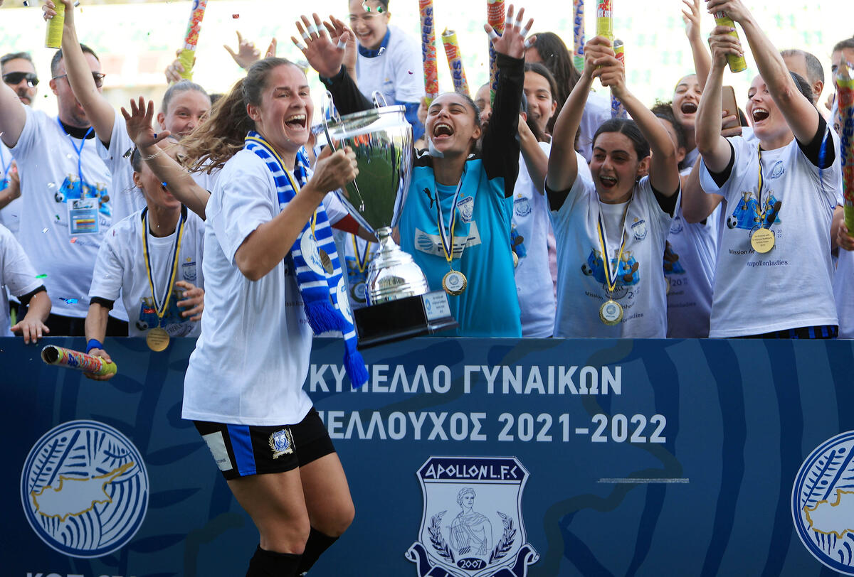 Έστησαν πάρτι τα κορίτσια του Απόλλωνα! (pics) thumb