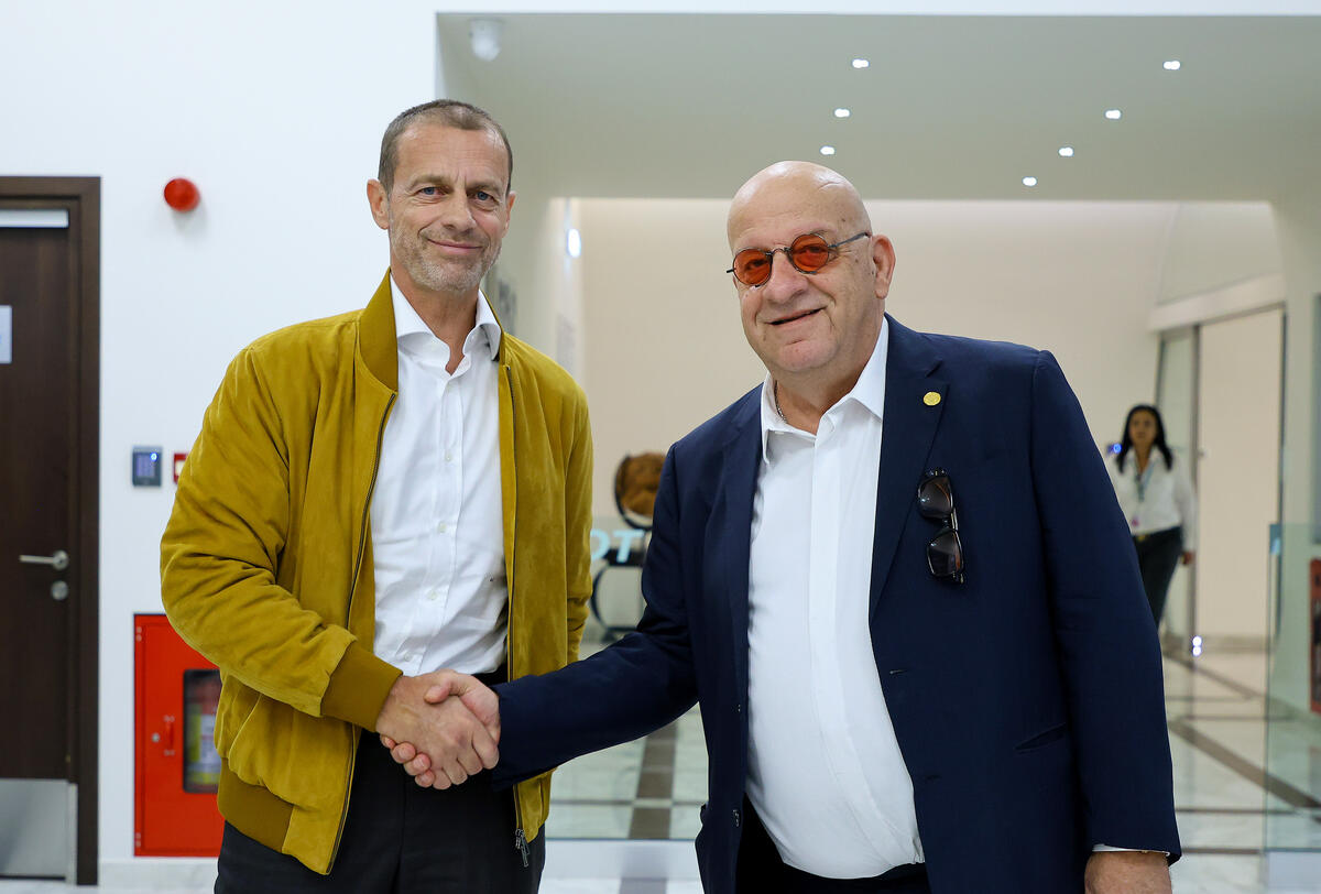 Οι φήμες για το διάδοχο και η επόμενη μέρα thumb