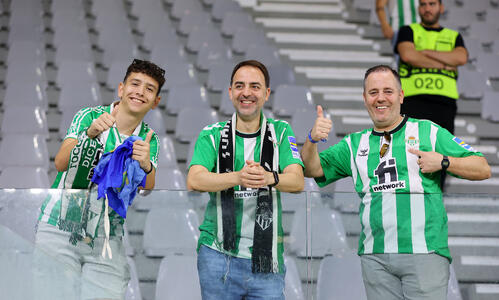 Πήραν θέση οι Ισπανοί στο Limassol Stadium (φωτογραφίες) thumb